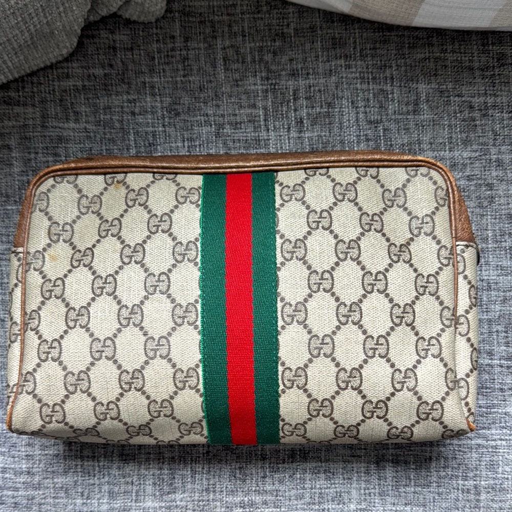 Gucci Cream and Brown Toiletry Bag with Iconic GG Supreme Canvas